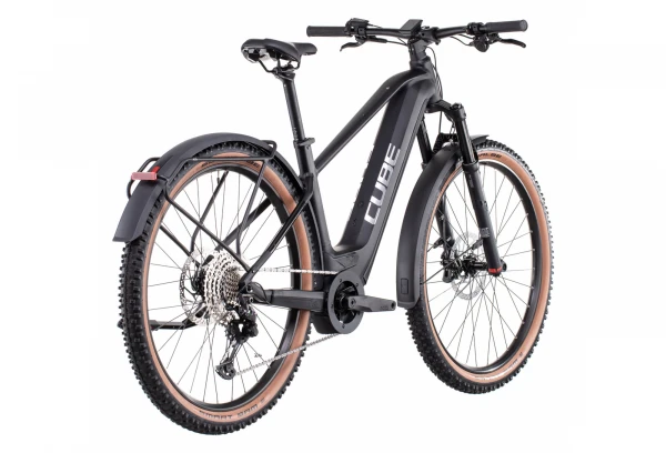 VTT Électrique Semi-Rigide Cube Reaction Hybrid SL 750 Allroad 29 Shimano Deore/XT 12V 750 Wh 29'' Noir Metal 2022 8 VTT Électrique Semi-Rigide Cube Reaction Hybrid SL 750 Allroad 29 Shimano Deore/XT 12V 750 Wh 29'' Noir Metal 2022 – Image 6