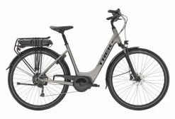 Vélo De Ville Électrique Trek Verve+ 2 Lowstep Shimano Altus 9V 500 Wh Matte Gunmetal 2022 Gris