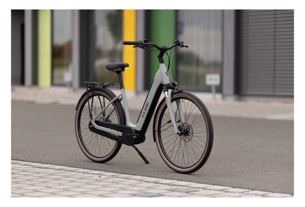 Vélo De Ville Électrique Cube Supreme Hybrid One 500 Easy Entry Shimano Nexus 7V 500 Wh 700 Mm Gris Lunar 2022 12 Vélo De Ville Électrique Cube Supreme Hybrid One 500 Easy Entry Shimano Nexus 7V 500 Wh 700 Mm Gris Lunar 2022 – Image 10