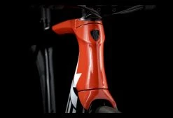 Vélo De Route Trek Emonda SL 6 Pro Disc Shimano Ultegra 11V Trek Black/Radioactive Red 2021 -Vélo Soldes unnamed file 1636