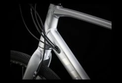 Vélo Fitness Trek FX 2 Disc Shimano Acera/Altus 9V 700 Mm Gris Quicksilver 2022 -Vélo Soldes unnamed file 1833