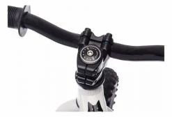 Draisienne 12'' Scamp MiniFox 12 Blanc -Vélo Soldes unnamed file 2036