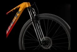 VTT Semi Rigide Trek Marlin 7 Shimano Deore 10V 27.5'' Rouge / Jaune 2023 -Vélo Soldes unnamed file 2287