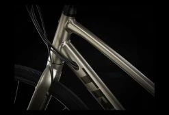 Vélo De Ville Sportif Trek FX 1 Stagger Shimano Tourney / Altus 8V 700 Mm Gris 2022 -Vélo Soldes unnamed file 2459