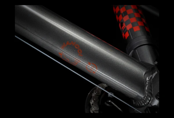 VTT Enfant Trek Wahoo 20 Shimano Acera / Altus 8V 20'' Gris Lithium / Rouge 2022 6 VTT Enfant Trek Wahoo 20 Shimano Acera / Altus 8V 20'' Gris Lithium / Rouge 2022 – Image 4