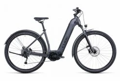 VTC Électrique Cube Nuride Hybrid Performance 625 Allroad Easy Entry Shimano Alivio 9V 625 Wh 700 Mm Gris Graphite 2022