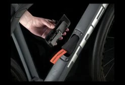 Vélo De Route Trek Domane SL 7 Disc Sram Force AXS 12V Matte Charcoal/Trek Black 2021 Bleu / Noir -Vélo Soldes unnamed file 3616