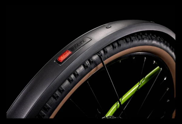 VTT Électrique Semi-Rigide Cube Reaction Hybrid Performance 500 Allroad Shimano Alivio 9V 500 Wh 29'' Vert Shiny Apple 2022 Argent 11 VTT Électrique Semi-Rigide Cube Reaction Hybrid Performance 500 Allroad Shimano Alivio 9V 500 Wh 29'' Vert Shiny Apple 2022 Argent – Image 9