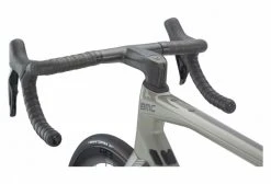 Vélo De Route BMC Roadmachine 01 Two Shimano Dura-Ace Di2 12V 700 Mm Gris Rhino 2023 -Vélo Soldes unnamed file 3728