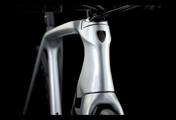 Vélo De Route Trek Emonda SL 5 Disc Shimano 105 11V Lithium Quicksilver/Brushed Chrome 2022 10 Vélo De Route Trek Emonda SL 5 Disc Shimano 105 11V Lithium Quicksilver/Brushed Chrome 2022 – Image 9