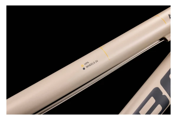 VTT Semi-Rigide Enfant Cube Acid 240 Shimano Tourney/Altus 7V 24'' Beige Desert 2022 8 - 12 Ans 10 VTT Semi-Rigide Enfant Cube Acid 240 Shimano Tourney/Altus 7V 24'' Beige Desert 2022 8 - 12 Ans – Image 8