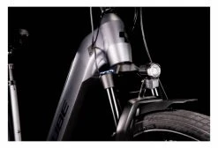 Vélo De Ville Électrique Cube Kathmandu Hybrid Pro 625 Shimano Deore 11V 625 Wh 700 Mm Gris Flash 2022 13 Vélo De Ville Électrique Cube Kathmandu Hybrid Pro 625 Shimano Deore 11V 625 Wh 700 Mm Gris Flash 2022 -Vélo Soldes unnamed file 579