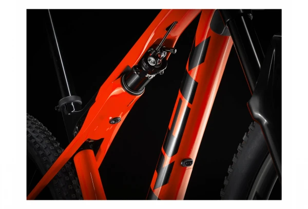 VTT Tout-Suspendu Trek Supercaliber 9.6 Shimano Deore SLX 12V 29'' Rouge 2022 Gris / Noir 5 VTT Tout-Suspendu Trek Supercaliber 9.6 Shimano Deore SLX 12V 29'' Rouge 2022 Gris / Noir – Image 3