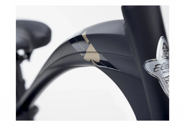 Vélo De Ville Electrique Electra Ace Of Spades Go! 26' 500Wh Shimano Nexus 5V Noir Mat 2021 5 Vélo De Ville Electrique Electra Ace Of Spades Go! 26' 500Wh Shimano Nexus 5V Noir Mat 2021 – Image 3